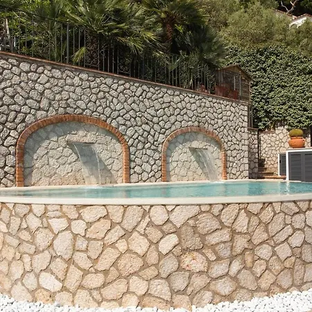 别墅 Pablo - Luxurious With Private Pool And Sea View 卡普里